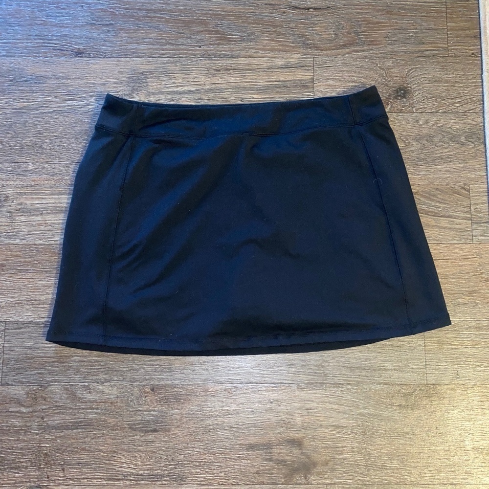 Lands End size XL black skort Excellent condition